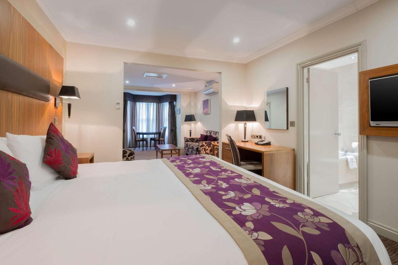 Ramada By Wyndham Cheltenham Golden Valley Екстериор снимка