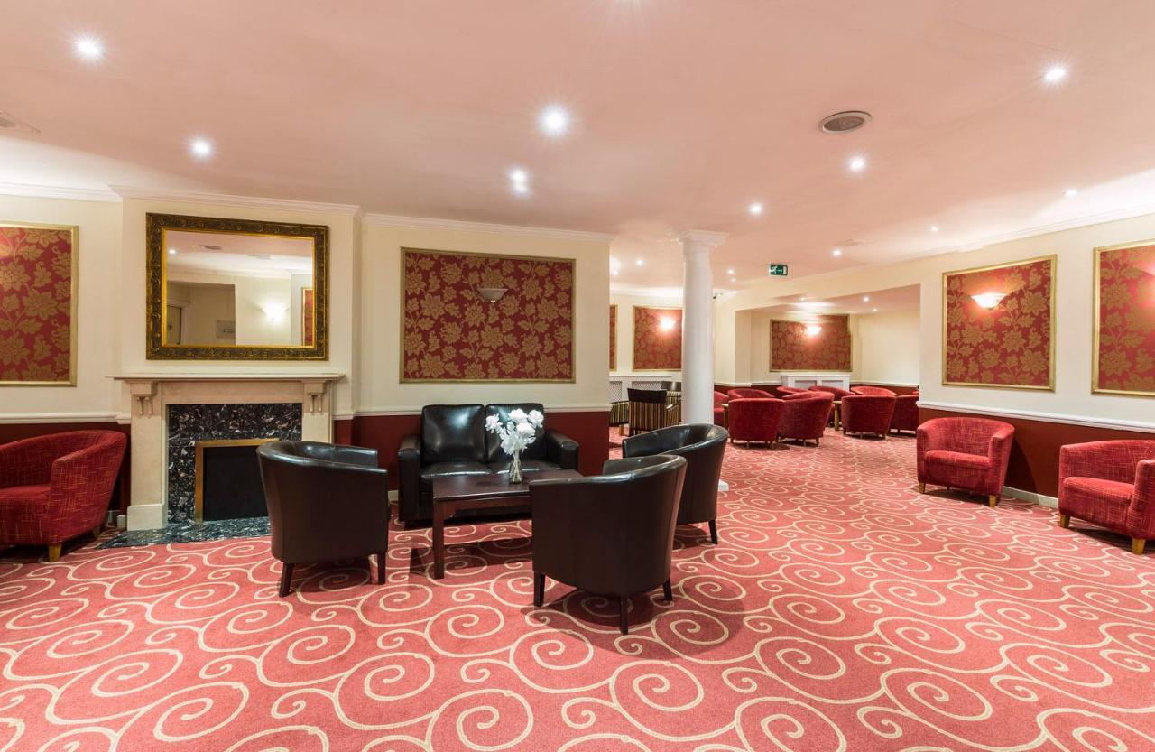 Ramada By Wyndham Cheltenham Golden Valley Екстериор снимка